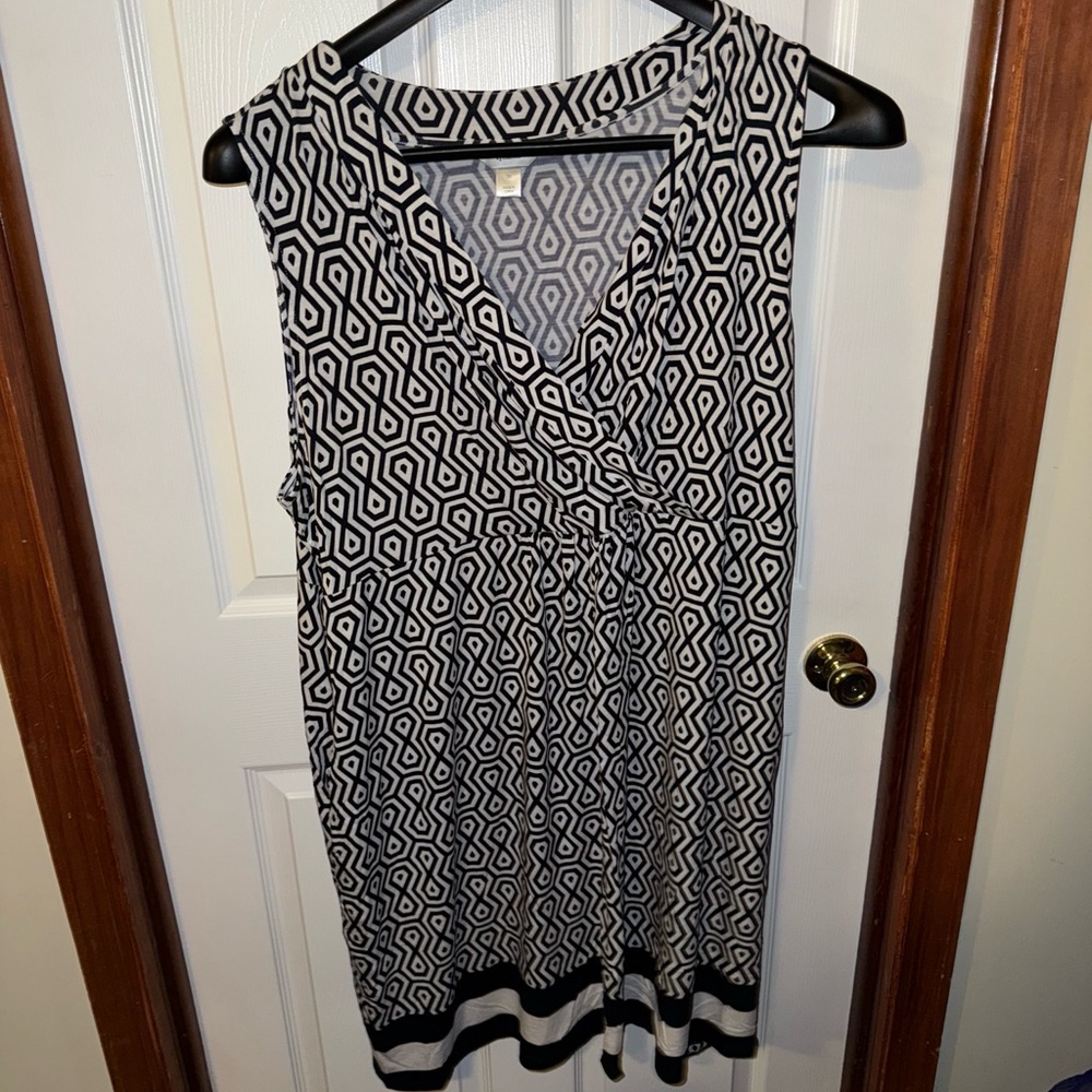 CJ Banks Navy and White Geometric Sleeveless Blouse